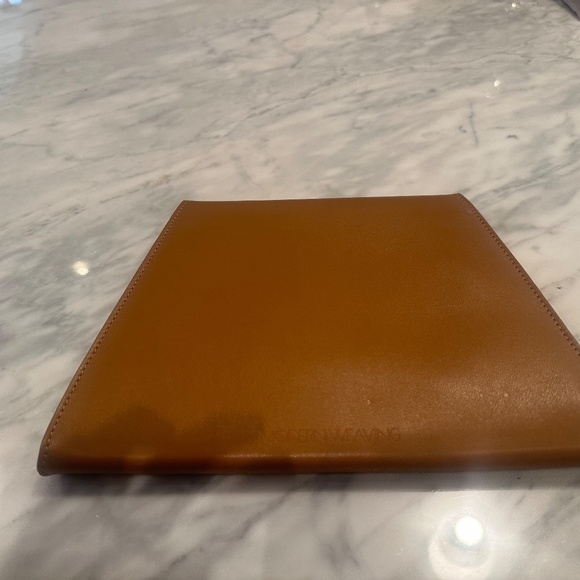 Brand NEW Women's tan MODERN WEAVING camel-colored clutch, envelope shape - Picture 9 of 9